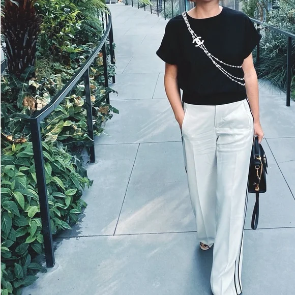 CHANEL Gold and Pearl triple Strand Necklace - Picture 7 of 7